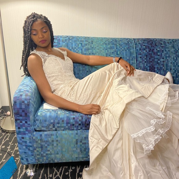 Alvina Valenta, Champagne Dress - Picture 4 of 4